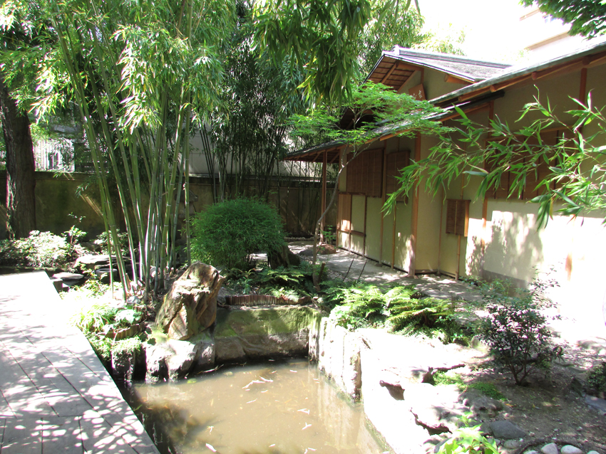 Le jardin secret du Panthéon Bouddhique • Paris sur un fil
