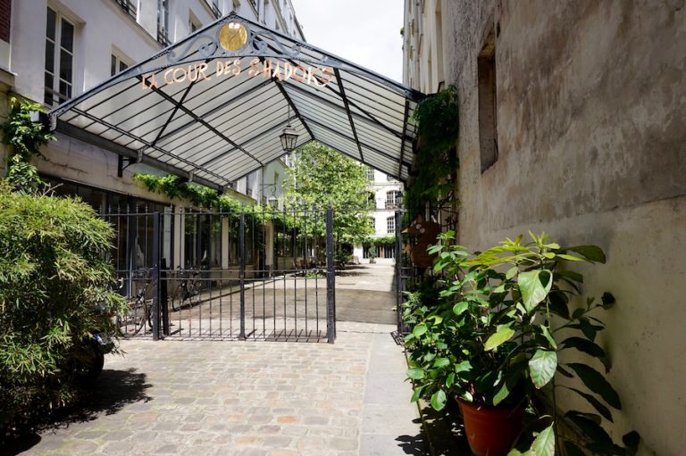 53 Rue Du Faubourg Saint-antoine 75011 Paris Les cours bucoliques du Faubourg Saint-Antoine • Paris sur un fil